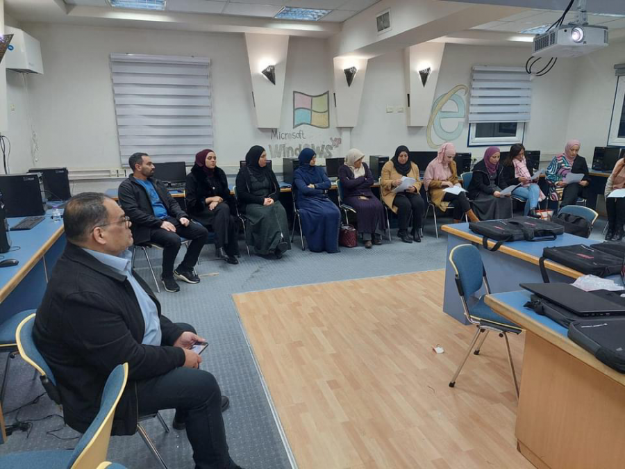 ورشات عمل لطاقم اللغة العربية في كفرمندا